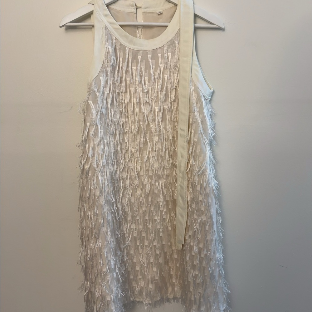 Elegant White Sleeveless Dress